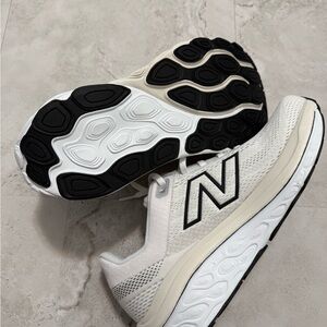 NEVER WORN; New Balance Fresh Foam X 860v14  White and Black Sneakers BRAND NEW;